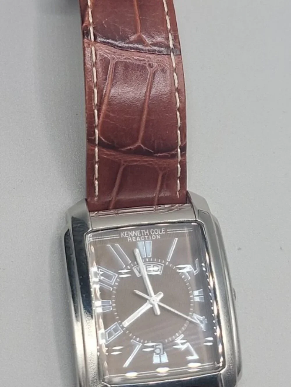 Kenneth Cole Reaction Mens Brown Watch KC1327 Croco Leather Band Date Display